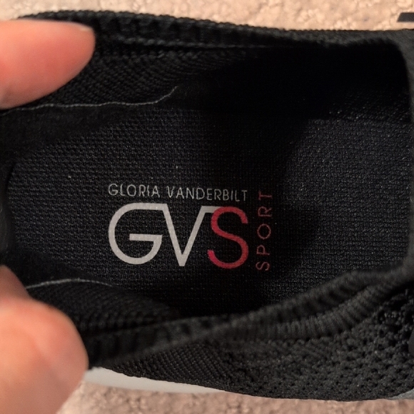 Gloria Vanderbilt Black Slip On Memory Foam Women's Sneakers In Size 10 No Box - Picture 2 of 6